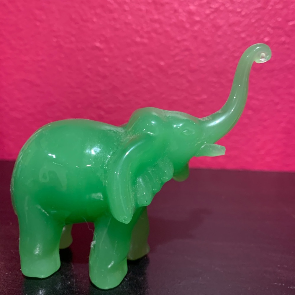 Jade elephant - Picture 2 of 2